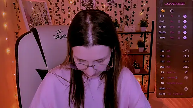 LinaBlossom_ élő XXX-chatje