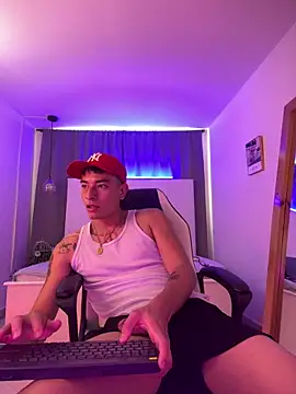 Thiago_2003_ élő XXX-chatje