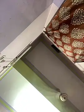 Sandhya_77 即時 XXX 聊天