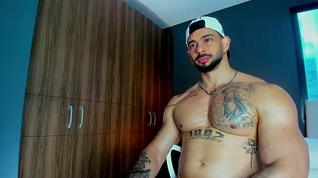 massimo_visconti লাইভ XXX চ্যাট