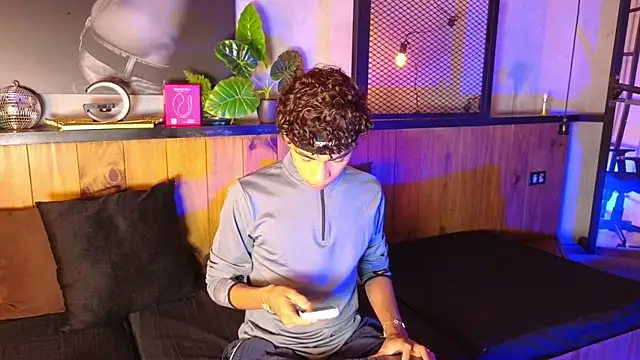 AlanCutee Webcam Show