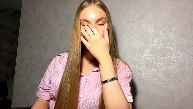 Chat XXX en directo de CarolineNine