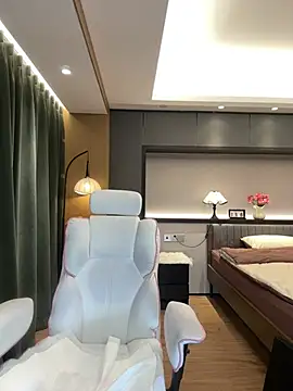 AYW-21: онлайн-секс-чат