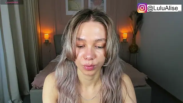 LuluAlis' Live XXX Chat