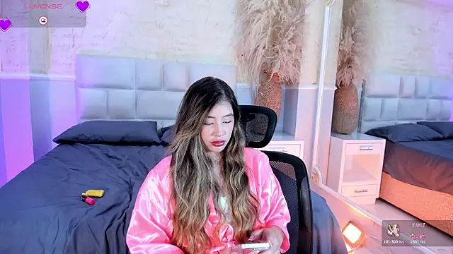 Chatroom XXX en direct de EmilyJohnsoon