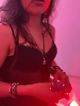 AMY_0317 Adlı Modelin Canlı XXX Sohbeti