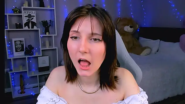 KikaOsterman: онлайн-секс-чат