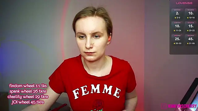 KinkyMissCherry: онлайн-секс-чат