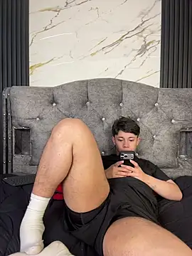 Show modela Noah-ledom na web-kameri