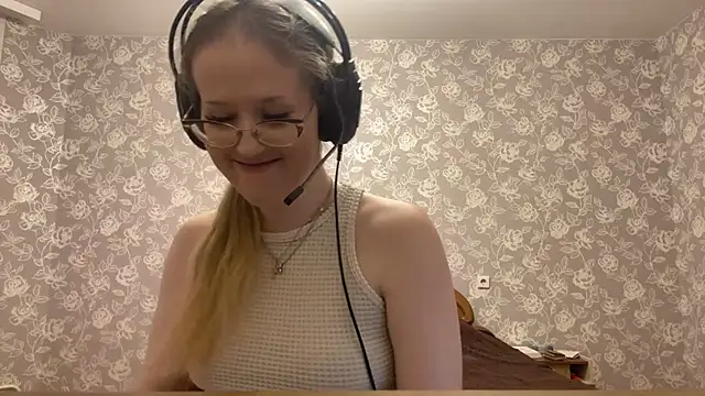 Вебкам-шоу ElmiraGildea