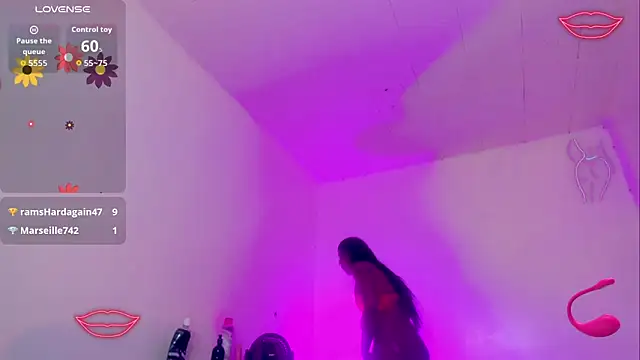 bayolet_ élő XXX-chatje