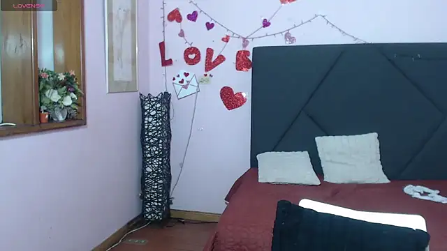 pamela_echeverria Adlı Modelin Canlı XXX Sohbeti