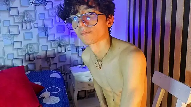 Pokazy przed kamerką – Twink_Sebas7