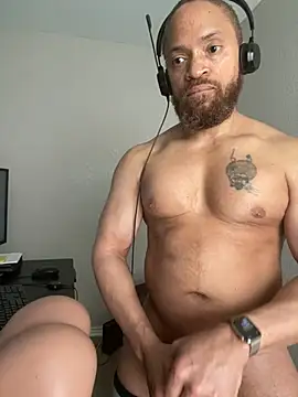 Fathero1time: διαδικτυακό σόου στην κάμερα