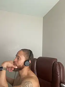 Chatroom XXX en direct de Fathero1time