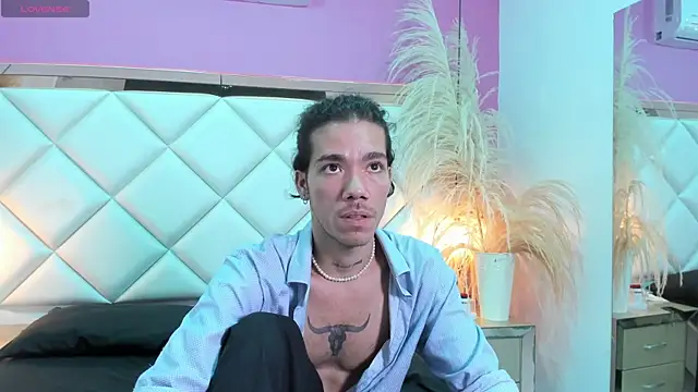 AngeloRoush Webcam Show