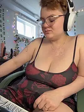 CurvesNChaos: онлайн-секс-чат