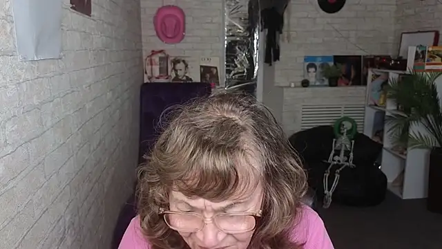 Betty_Brick's Webcam Show