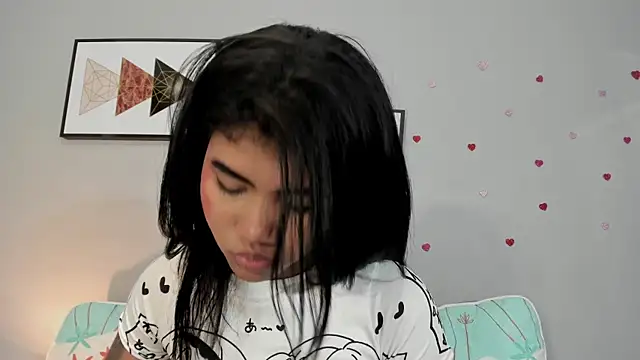 PauleteW10 Adlı Modelin Canlı XXX Sohbeti