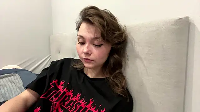 Thyeiysyla webcam show