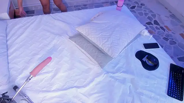 mia_hank's Live XXX Chat