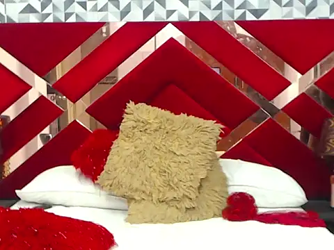 SusanMendoza Show in webcam