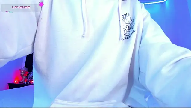 Ethan_Boyy Show in webcam