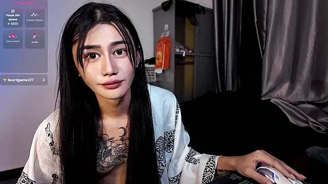 Rainbow-sweet's Webcam Show