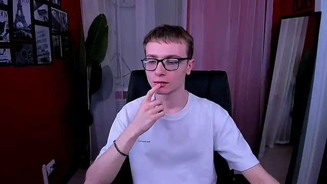 Živý XXX chat Emmit_Barker
