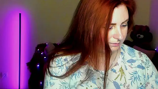 Chat +18 de Alicia_love00 ao vivo