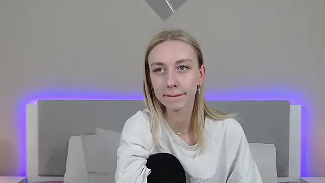 Chat +18 de RachaelCute ao vivo