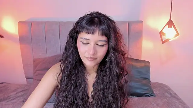 Chat +18 de Hanna_Clark__ ao vivo