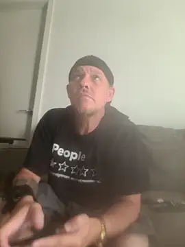 yourMasterisBored's Webcam Show