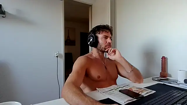 alpha-hunk Chat XXX live