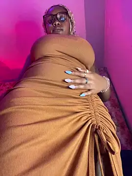 _Thirteen's Live XXX Chat