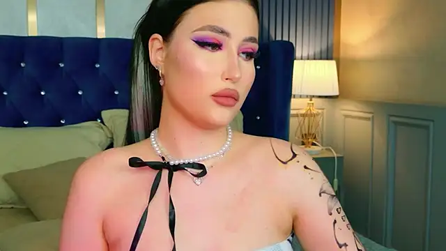 EmmaLawrens' Live XXX Chat