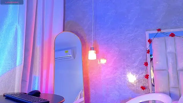 Bella-Sanders' Live XXX Chat