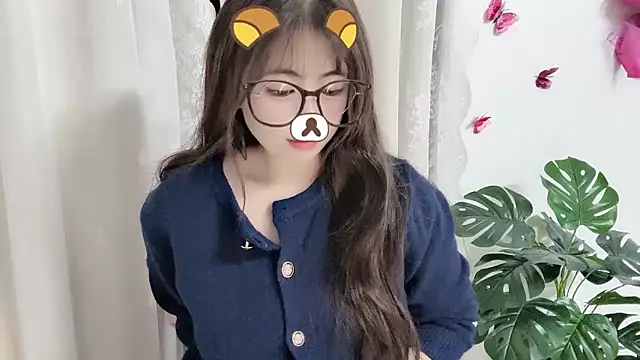 Amelia-babee élő XXX-chatje