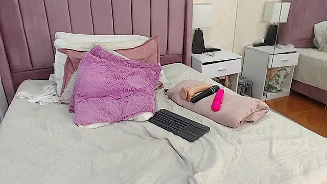 AriannaAdames webcam show