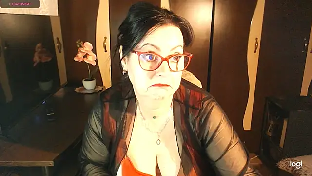 exiMIlf Chat XXX live