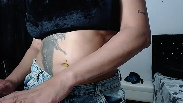 lovemee_30 élő XXX-chatje