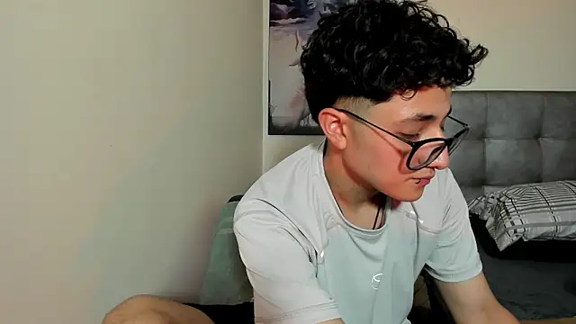 Adonibaskerville4's Live XXX Chat