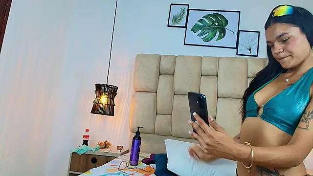 Chat +18 de Cinthiabaker ao vivo