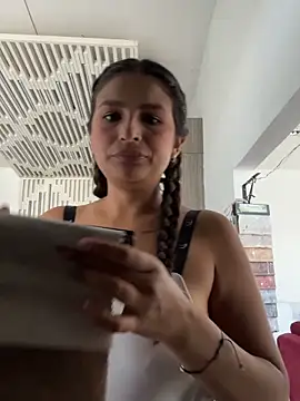 Chatroom XXX en direct de NayaraD