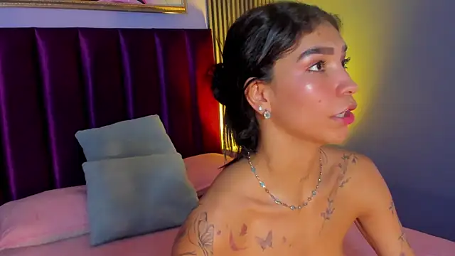 Chat +18 de LauraAristizabal ao vivo