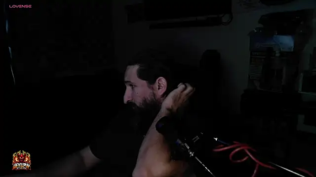 DevilPup75_ Chat XXX in diretta