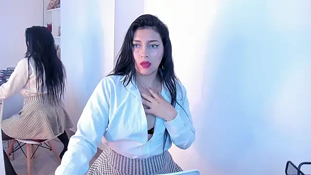 Chat +18 de jaade_doll ao vivo