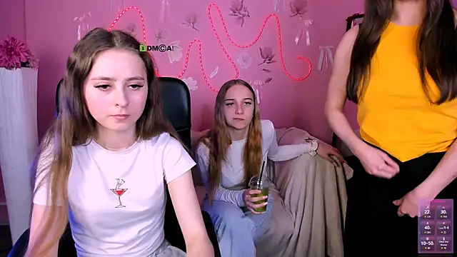 rebecca_smile Chat XXX in diretta