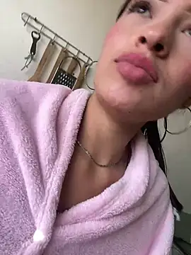 Czat XXX na żywo – Itze_Mua