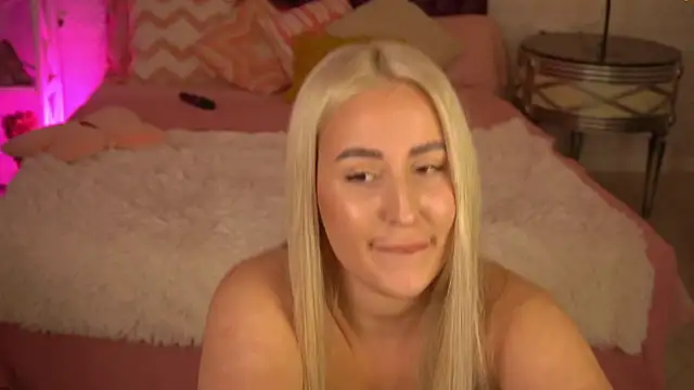 Chat +18 de LiaBrazzerr ao vivo